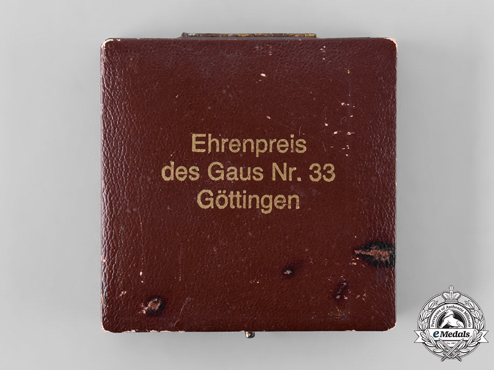 germany,_nsdap._a1937_nsdap_göttingen15-_year_anniversary_table_medal,_with_case,_by_schmal&_schulz_tray209_6_lo_036_1_1