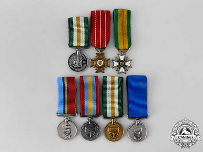 rhodesia,_constitutional_monachy._a_lot_of_seven_miniature_awards_tray20_lo_007