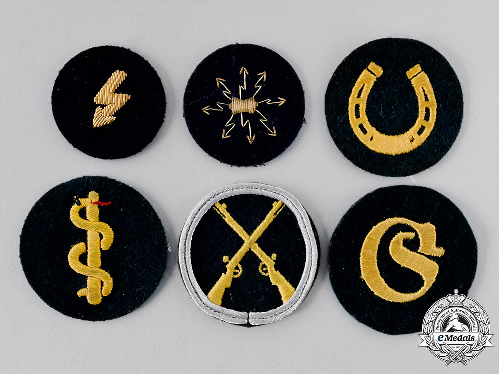 germany,_wehrmacht._a_lot_of_cloth_german_uniform_insignia_tray31_lo_017