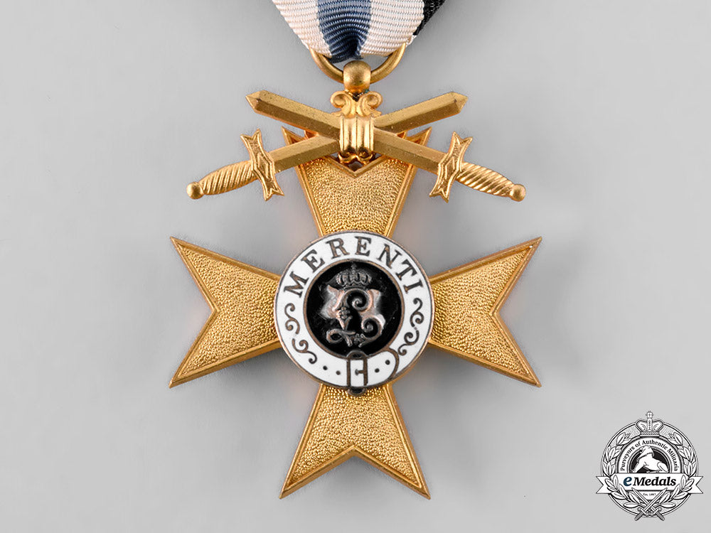 bavaria,_kingdom._a_military_merit_order_of_st._michael_merit_cross,_iii_class_with_swords,_c.1915_tray37_5_lo_017