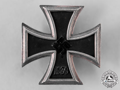 germany,_wehrmacht._a1939_iron_cross_i_class,_with_case_tray49_2_lo_050