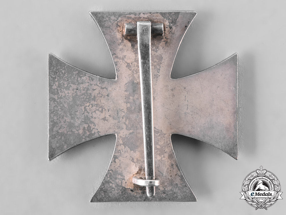 germany,_wehrmacht._a1939_iron_cross_i_class,_with_case_tray49_2_lo_051
