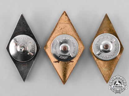 russia,_soviet_union._a_lot_of_aviation_school_graduation_badges_tray502_lo_012