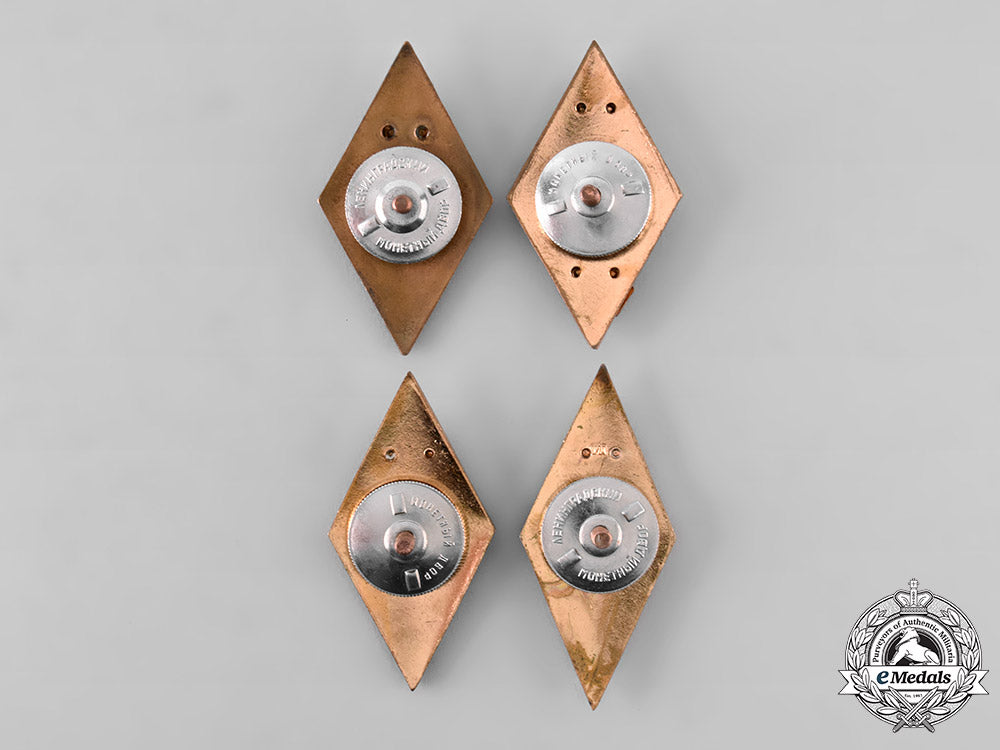 russia,_soviet_union._a_lot_of_graduation_badges_tray502_lo_016