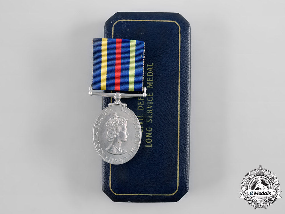 united_kingdom._a_civil_defence_long_service_medal_tray511_lo_015