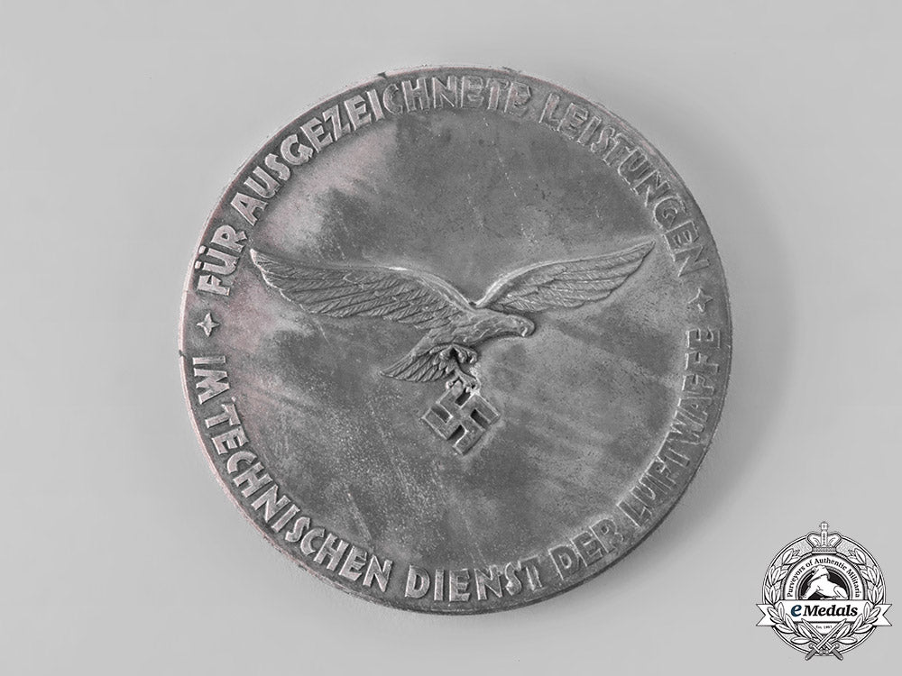 germany,_luftwaffe._a_table_medal_for_outstanding_technical_achievements_in_the_luftwaffe,_with_case_tray513_lo_009