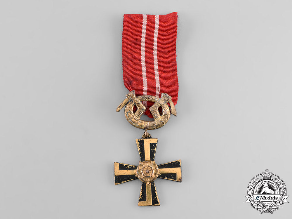 finland,_republic._an_order_of_the_cross_of_liberty,_iii_class,_military_division,_c.1918_tray52_3_lo_099