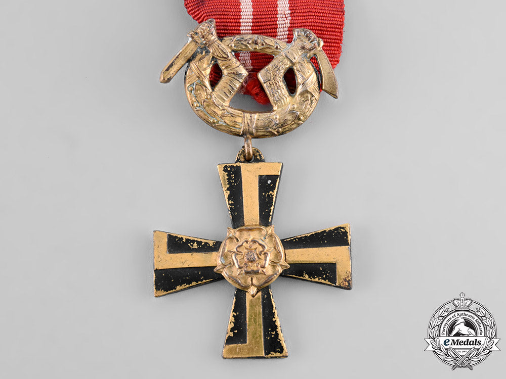 finland,_republic._an_order_of_the_cross_of_liberty,_iii_class,_military_division,_c.1918_tray52_3_lo_100