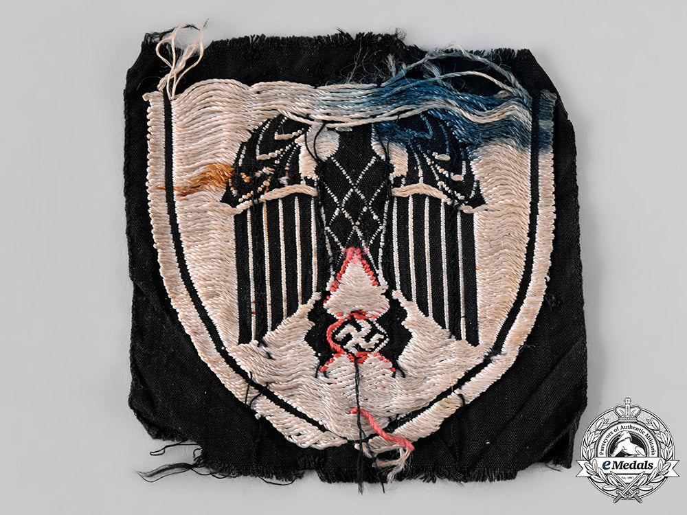 germany,_hj._a_standard_bearer’s_sleeve_insignia_tray6_lo_016_1_1_1_1_1_1_1_1