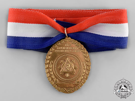philippines,_republic._a_golden_heart_presidential_award,_c.1980_tray777_3_lo_020_1