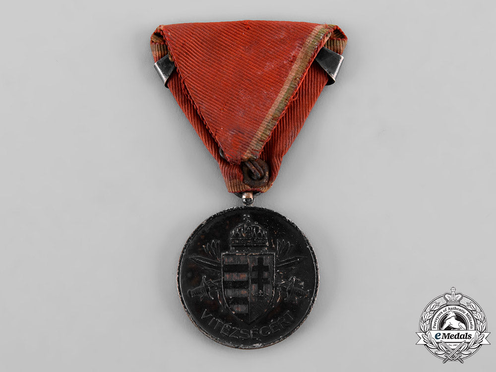 hungary,_regency._a_bravery_medal,_ii_class_silver_grade,_c.1943_tray8_lo_009