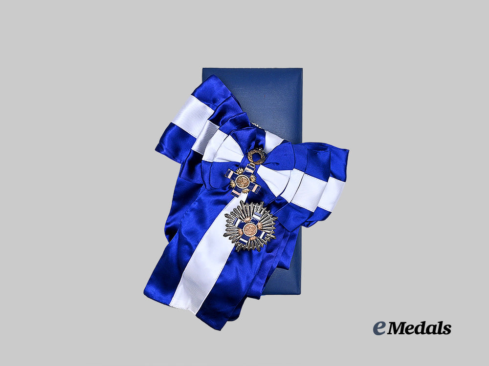 el_salvador,_republic._a_national_order_of_josé_matías_delgado,_grand_cross_set_in_case_e_medals__w8668_4
