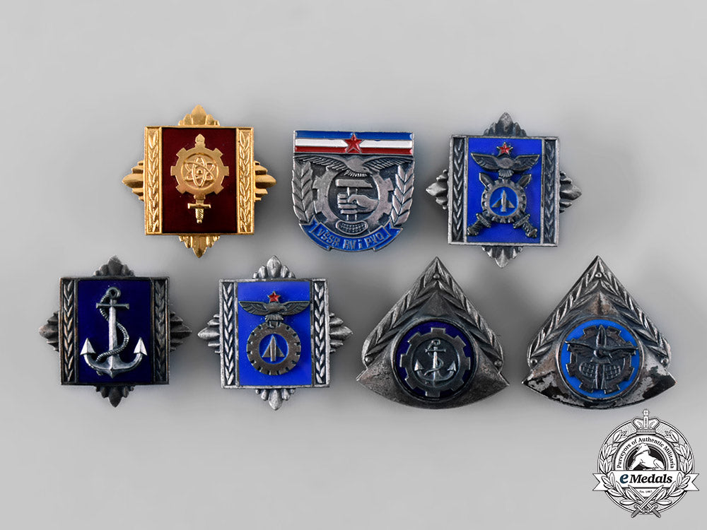 yugoslavia,_socialist_federal_republic._a_lot_of_military_academy_graduation_badges_tst_11_lo_010