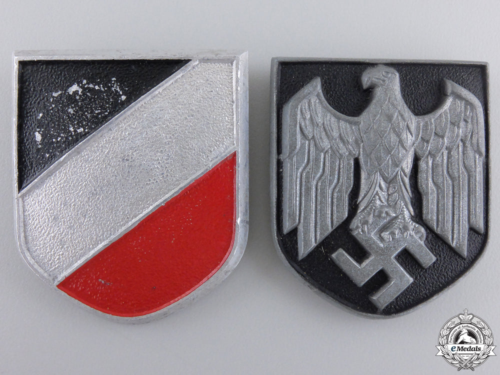 two_army_pith_helmet_shields_two_army_pith_he_55a7b825389a6