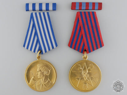 two_mint_yugoslavian_medals_in_packets_of_issue_two_mint_yugosla_549ef73ebc183