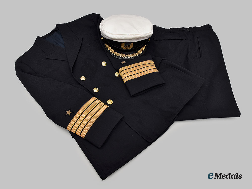 germany,_federal_republic._the_bundesmarine_uniform_of_kapitän_zur_see_hans_jenisch,_u-_boat_ace_and_knight’s_cross_recipient_l22_mnc3652_344
