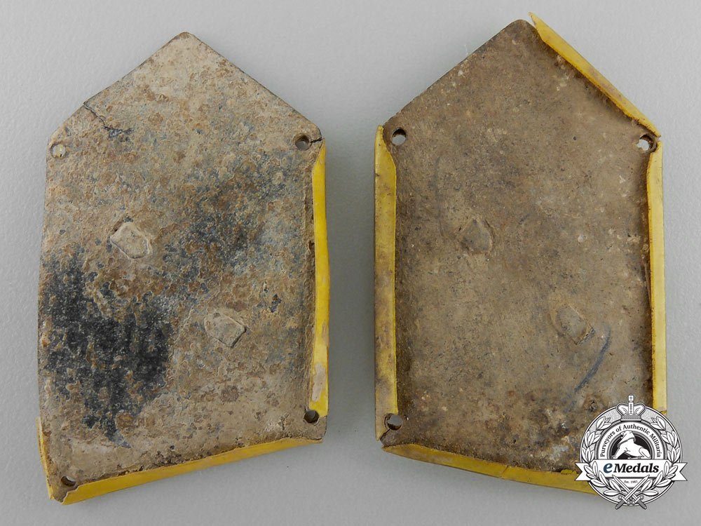 a_croatian_set_of_pavelic_body_guards(_pts)_cavalry_collar_tabs_u_047