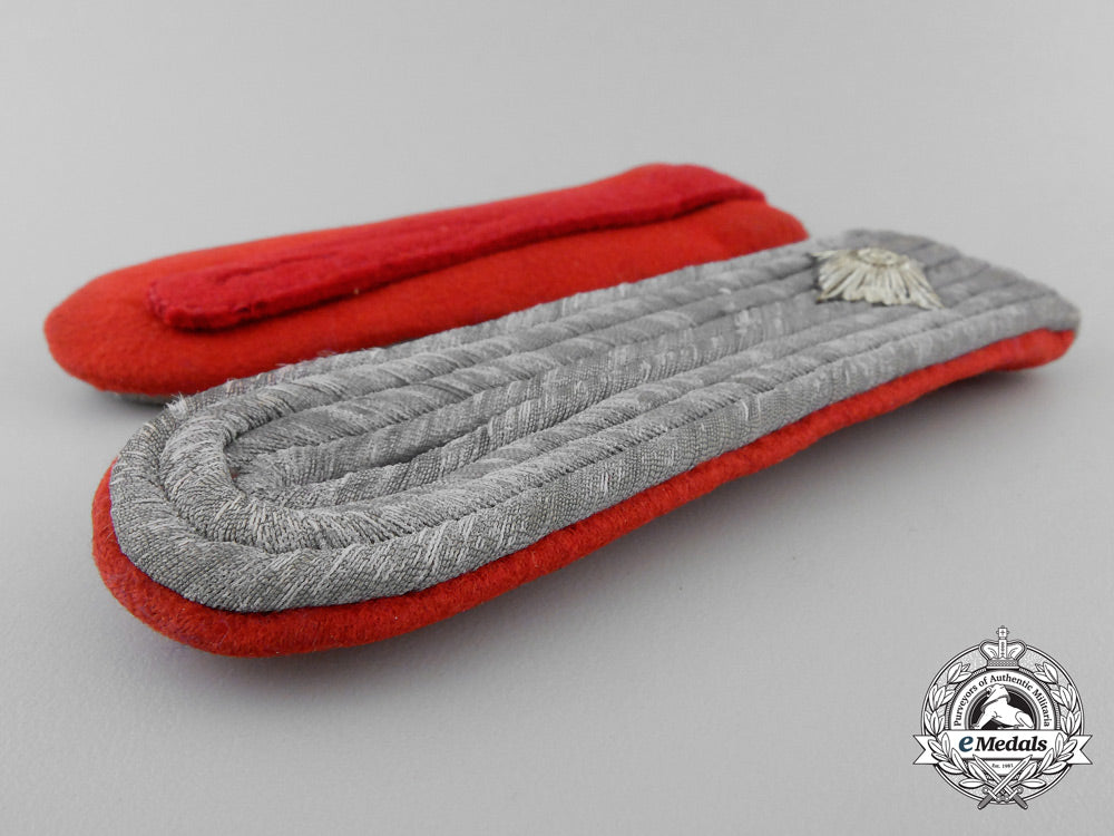 a_set_of_german_army_oberleutnant_artillery_shoulder_boards_u_108