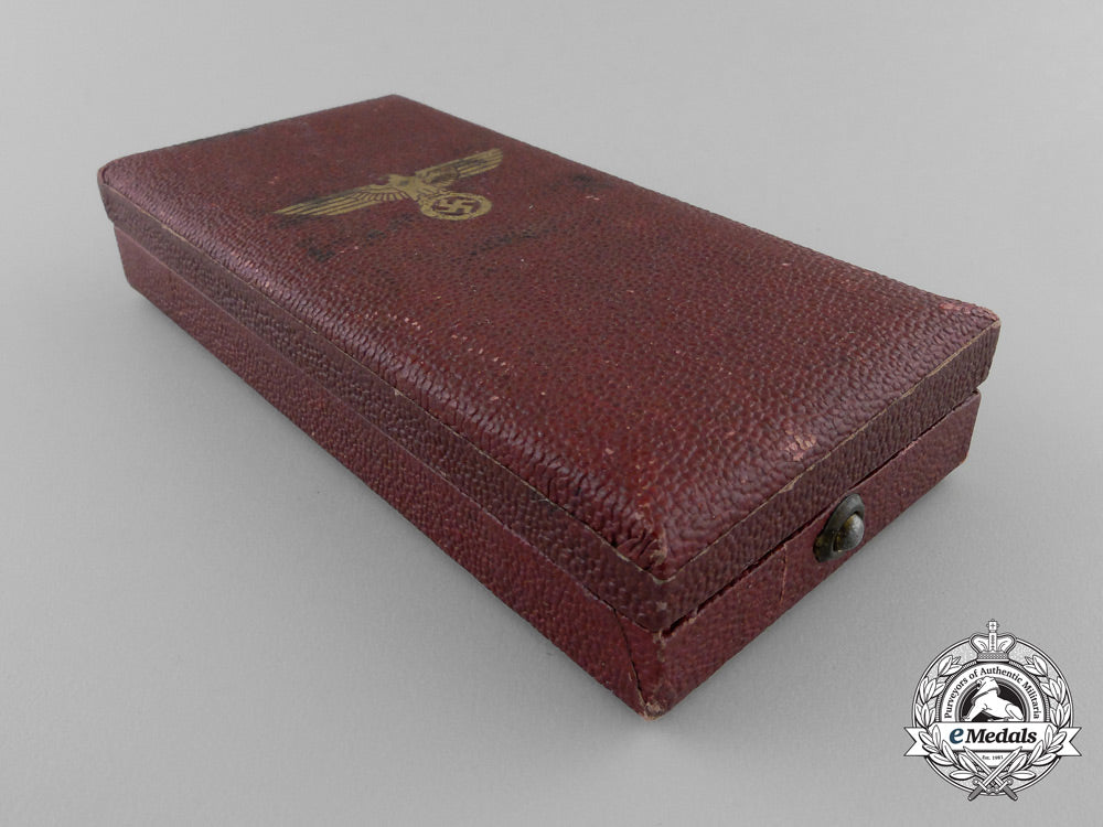 a_german_oktober1938_commemorative_medal_in_case_of_issue_u_255