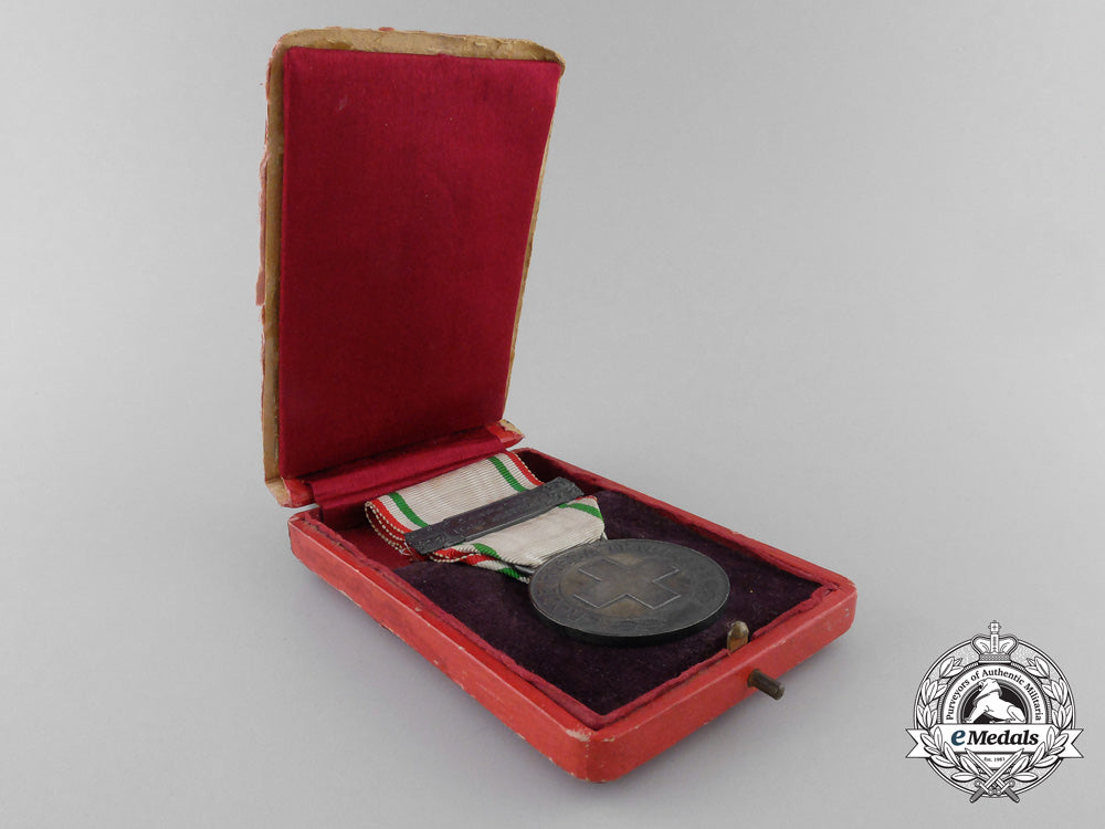 an_italian_benemerenti_red_cross_medal_with_clasp&_case_u_266