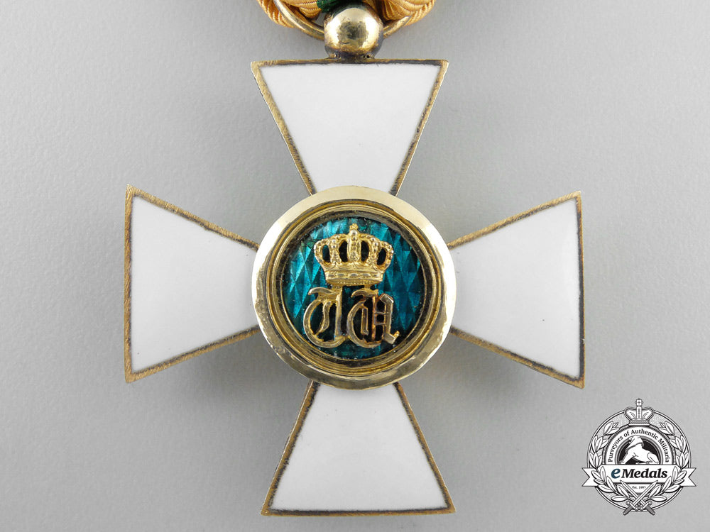 luxembourg._an_order_of_the_oak_crown,_knight's_cross_in_case_u_326