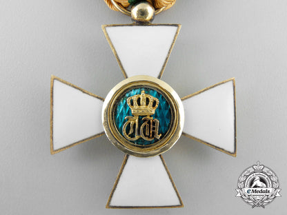 luxembourg._an_order_of_the_oak_crown,_knight's_cross_in_case_u_326