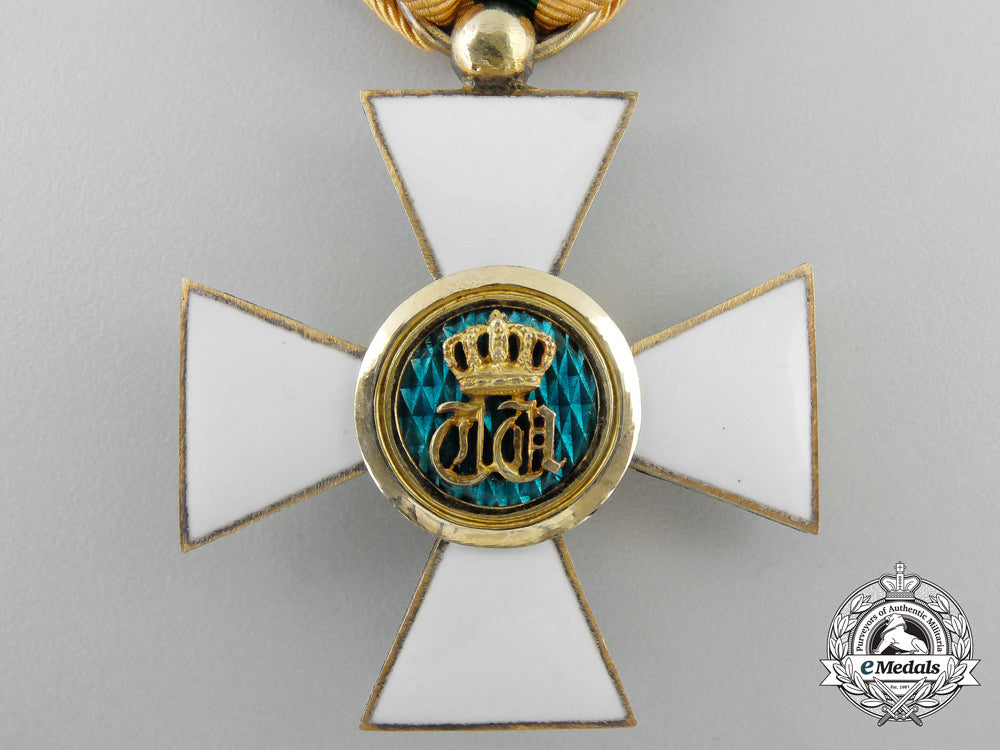 luxembourg._an_order_of_the_oak_crown,_knight's_cross_in_case_u_327