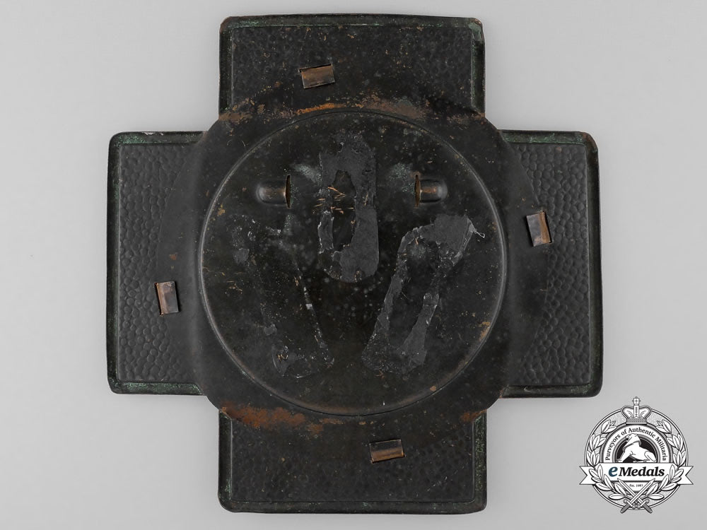 a_memorial_plaque&_cross_to_lieutenant_edward_f._thairs;_battle_of_amiens_u_587