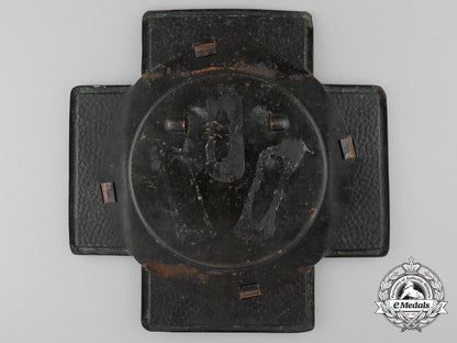 a_memorial_plaque&_cross_to_lieutenant_edward_f._thairs;_battle_of_amiens_u_587
