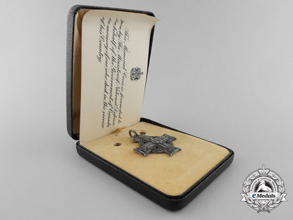 a_memorial_plaque&_cross_to_lieutenant_edward_f._thairs;_battle_of_amiens_u_589