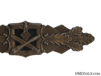 close_combat_clasp_in_bronze-_juncker_untitled-1.jpg51783f4464c8b