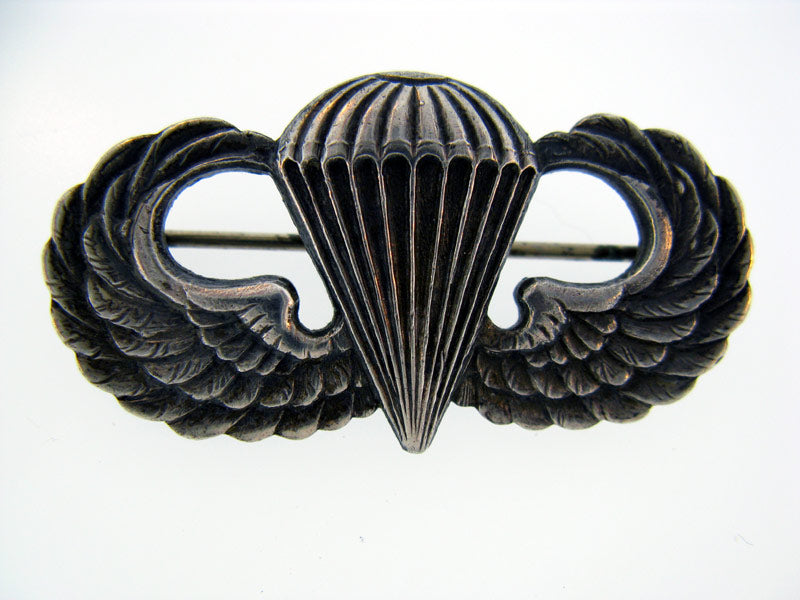 world_war_ii_paratrooper_wing_usa26101