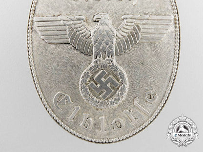 germany,_kriegsmarine._a_rare_elbe_river_boat_pilot_badge;_numbered_v_169_1_2