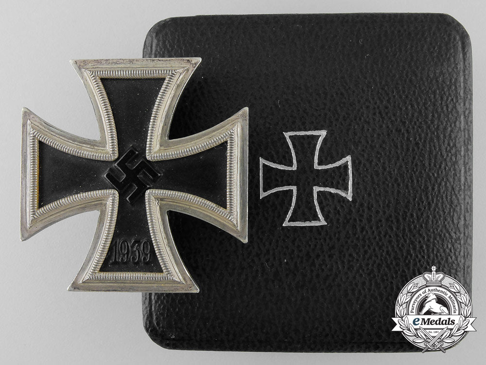 an_iron_cross_first_class1939_with_case_v_958