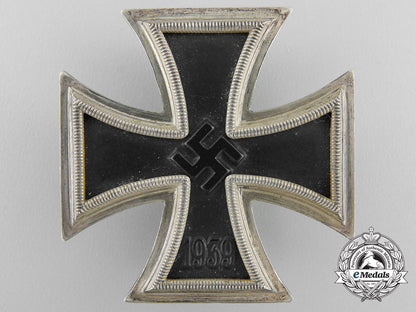 an_iron_cross_first_class1939_with_case_v_961