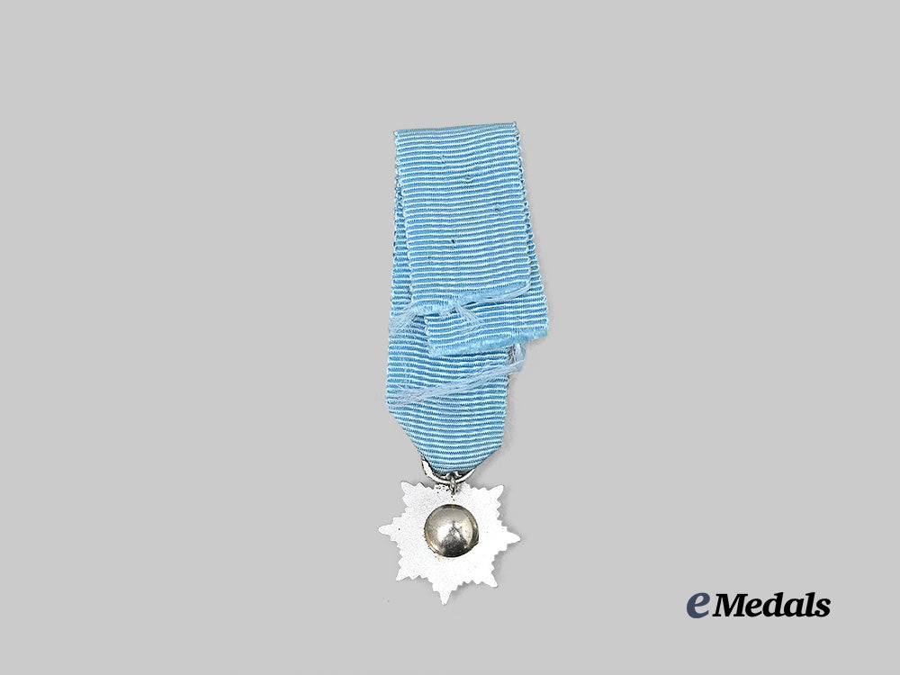 italy,_two_sicilies._a_constantinian_order_of_st._george,_lady’s_shoulder_badge,_in_case_e_medals__m0332-70_12