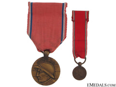 Verdun Medal, Type V, Fullsize And Miniature, 1916
