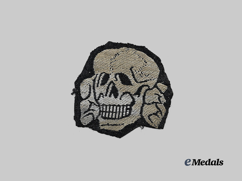 germany,_s_s._a_waffen-_s_s_field_cap_totenkopf_insignia,_battlefield_retrieval_e_medals__g62972_2