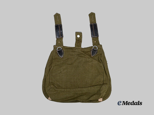 germany,_wehrmacht._a_bread_bag_e_medals__g62677_4