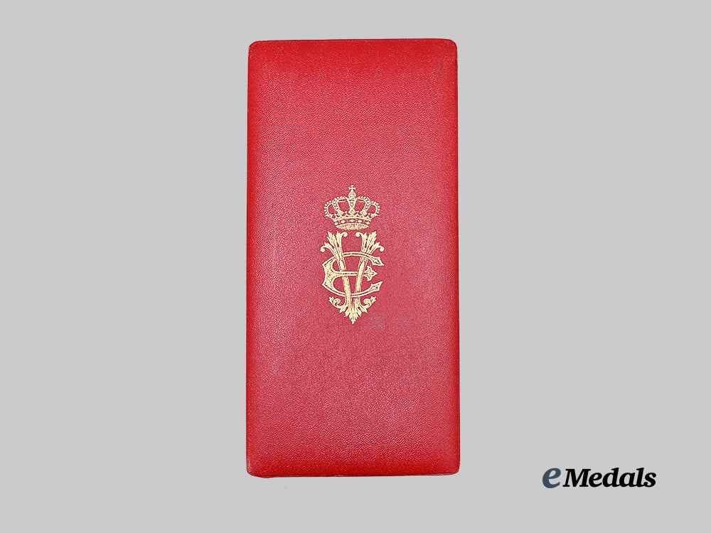 italy,_kingdom._an_order_of_the_crown,_grand_cross_set,_in_gold,_by_gardino_e_medals__m0332-75_2