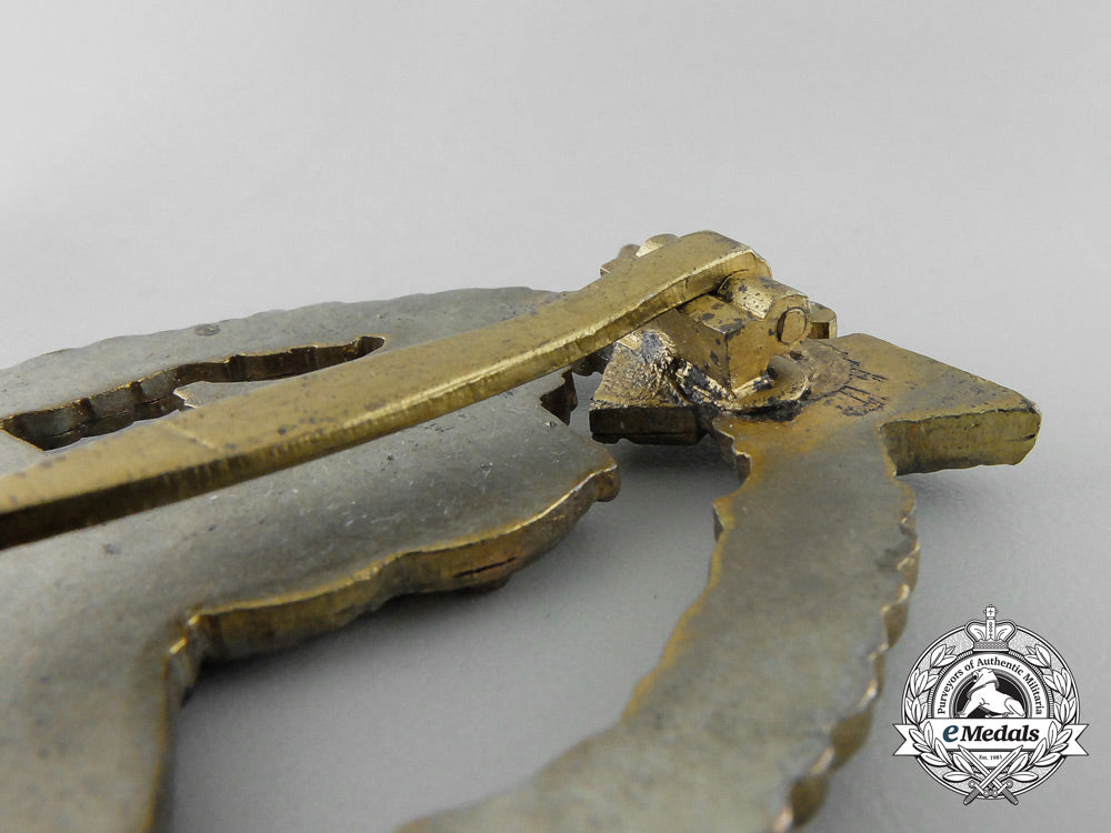 a_kriegsmarine_auxiliary_cruiser_badge_w_097