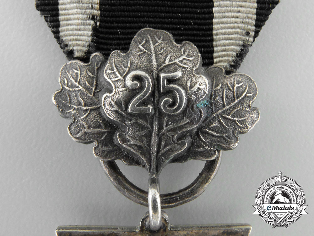 an_iron_cross2_nd_class1870_with_twenty-_five_year_oak_leaves_clasp_w_549