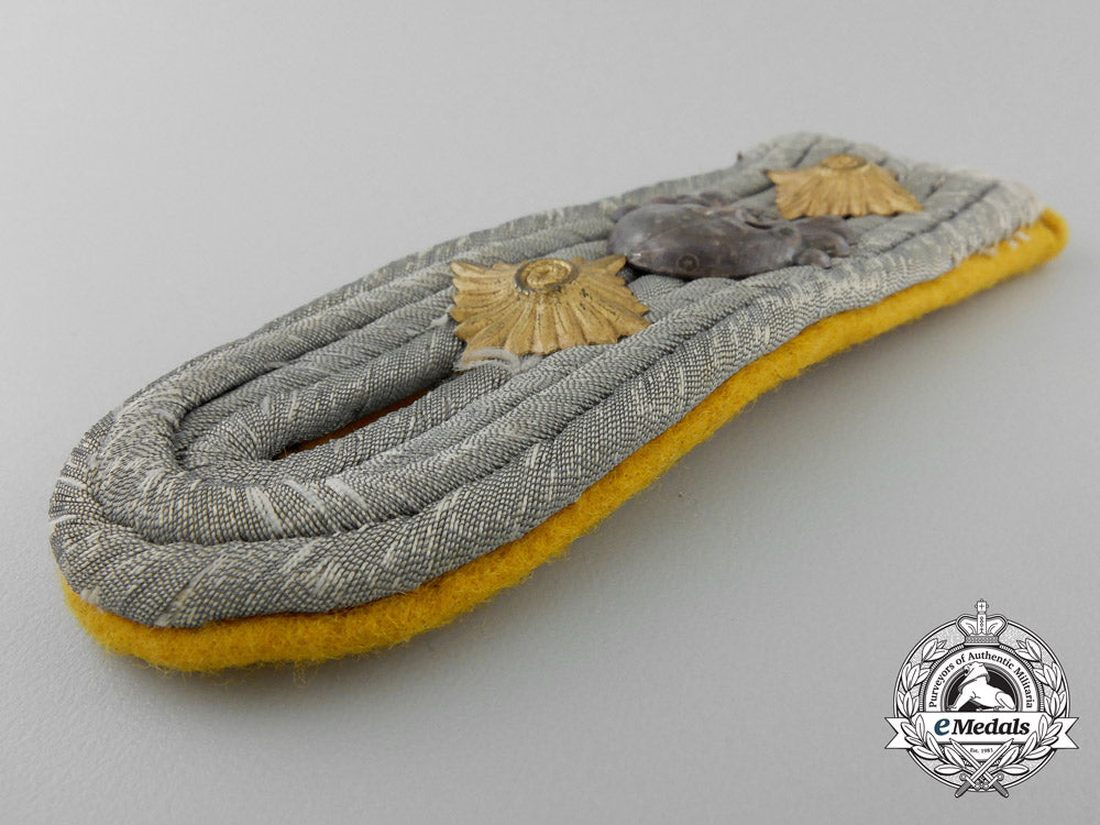 a_german5_th_cavalry_regiment_hauptmann’s_shoulder_board_w_673