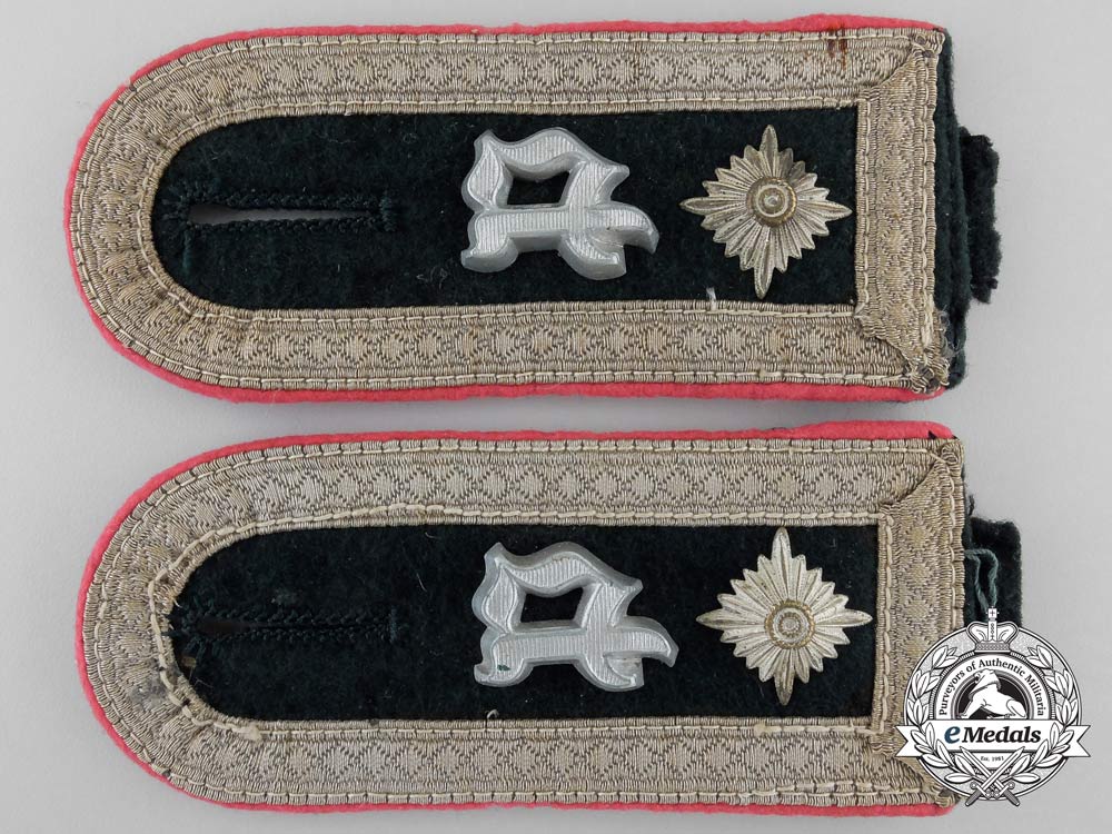 a_set_of_german_army/_heer_antitank_battalion_feldwebel’s_shoulder_straps_w_686