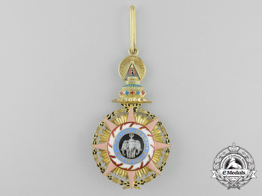 thailand,_kingdom._a_most_illustrious_order_of_chula_chom_klao_in_gold,_grand_cross_badge_w_862_1