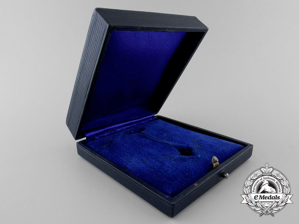 a_luftwaffe_pilot’s_badge_case_of_issue_w_983