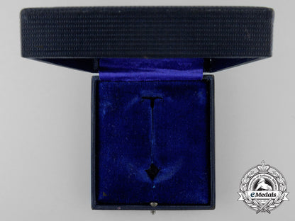a_luftwaffe_pilot’s_badge_case_of_issue_w_985