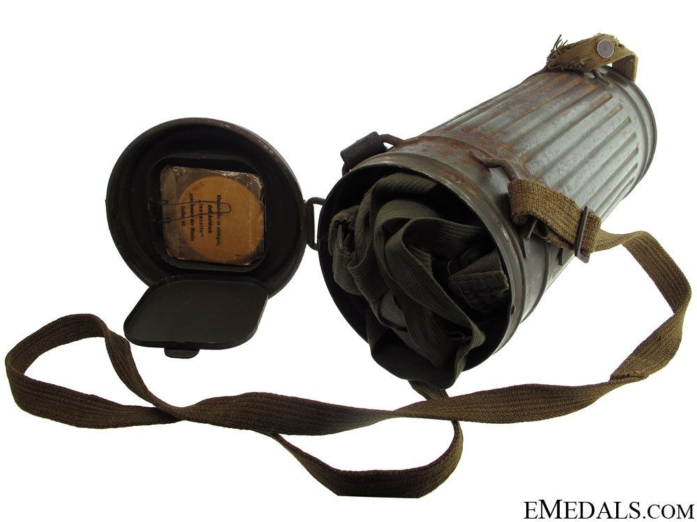 wwii_german_m30_gas_mask_wwii_german_m30__5150768d01711