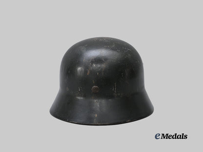 germany,_wehrmacht._an_m35_stahlhelm,_branch-_repurposed_and_owner-_attributed_example,_by_emaillierwerke_a._g._of_fulda_e_medals__g62839_7