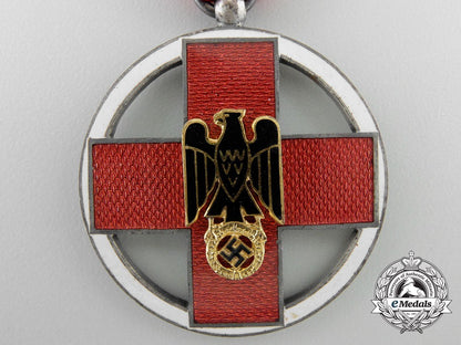 a_german_red_cross_medal_x_443_1